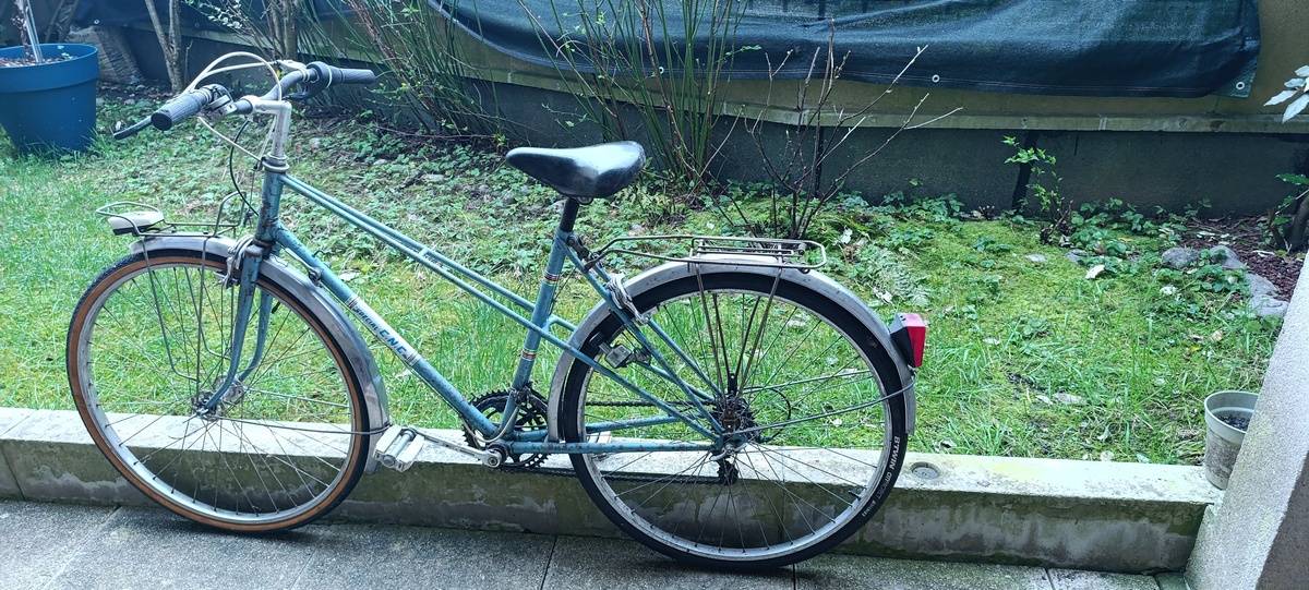 Vends vélo "Spécial C.N.C" mixte homme/femme et ville/route