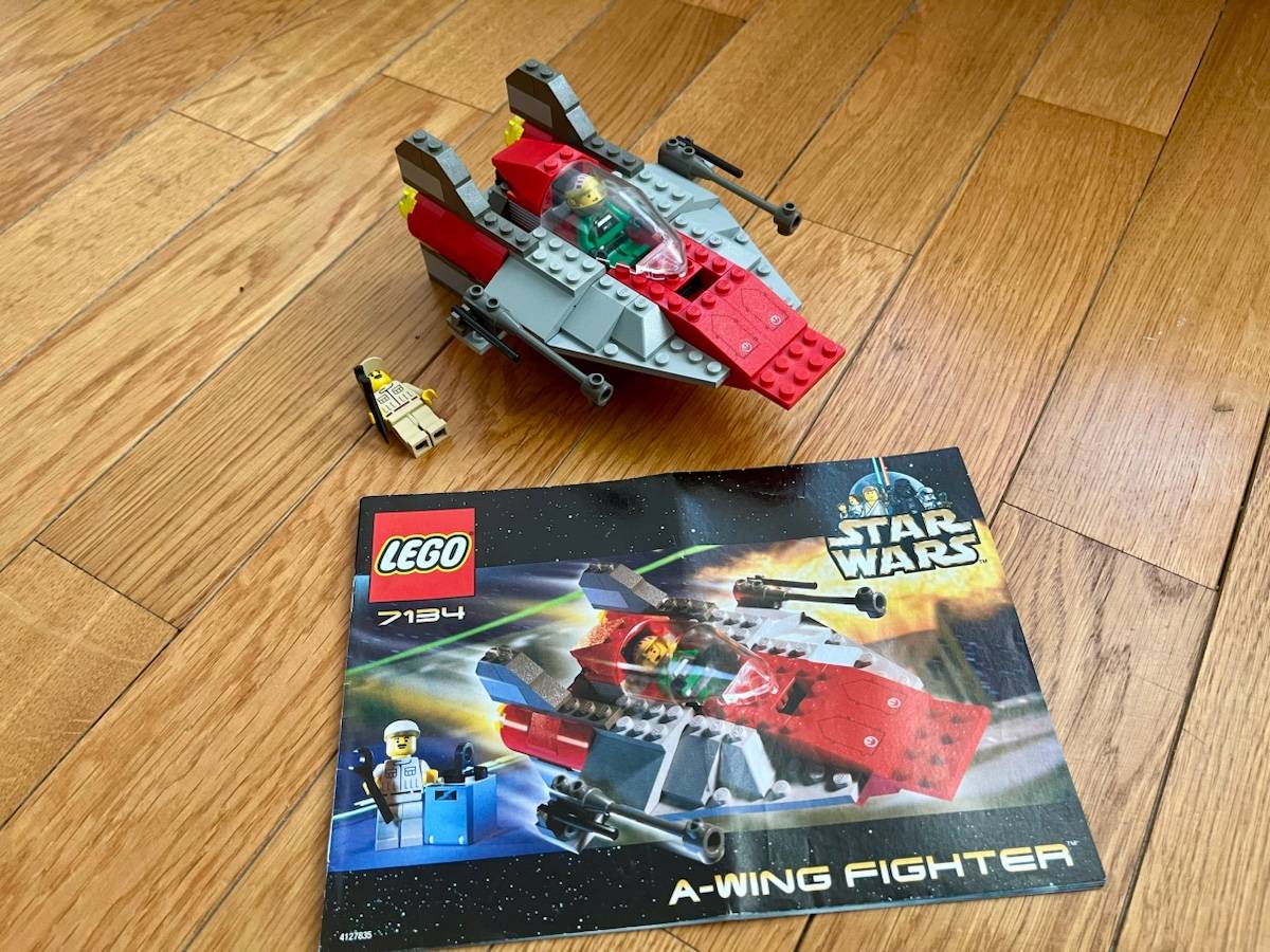 Vends Lego 7134 - Star Wars A-wing starfighter
