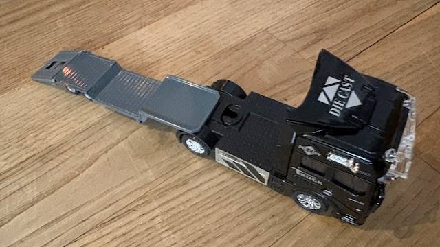 Camion dépanneuse en métal