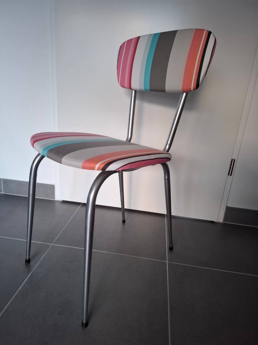 Chaise années 70 rénovée