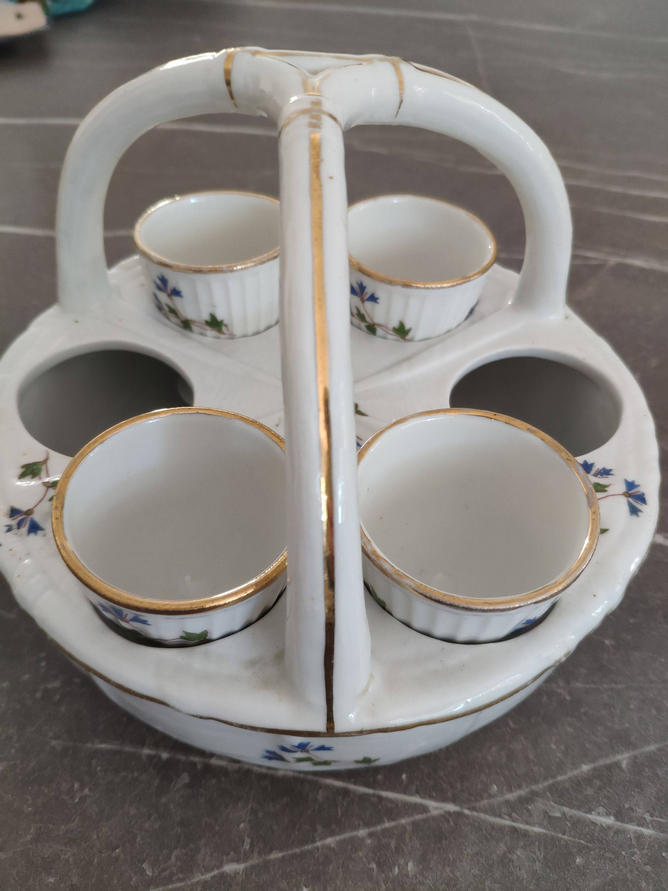 Vends porte-coquetiers vintage porcelaine bleuets dite aux barbeaux avec 4 coquetiers