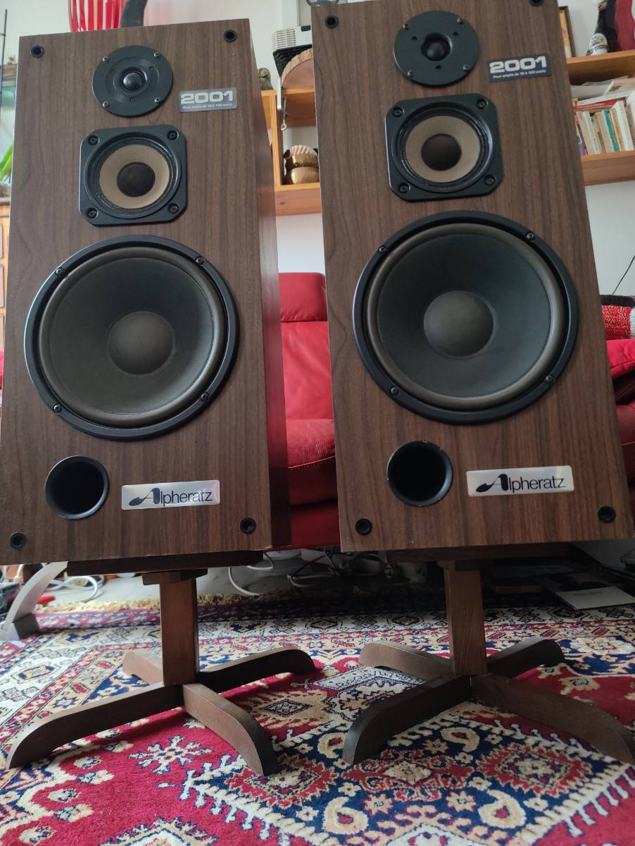 Vends une paire d’enceintes hifi audiophile avec pieds, année 1977, Alpheratz