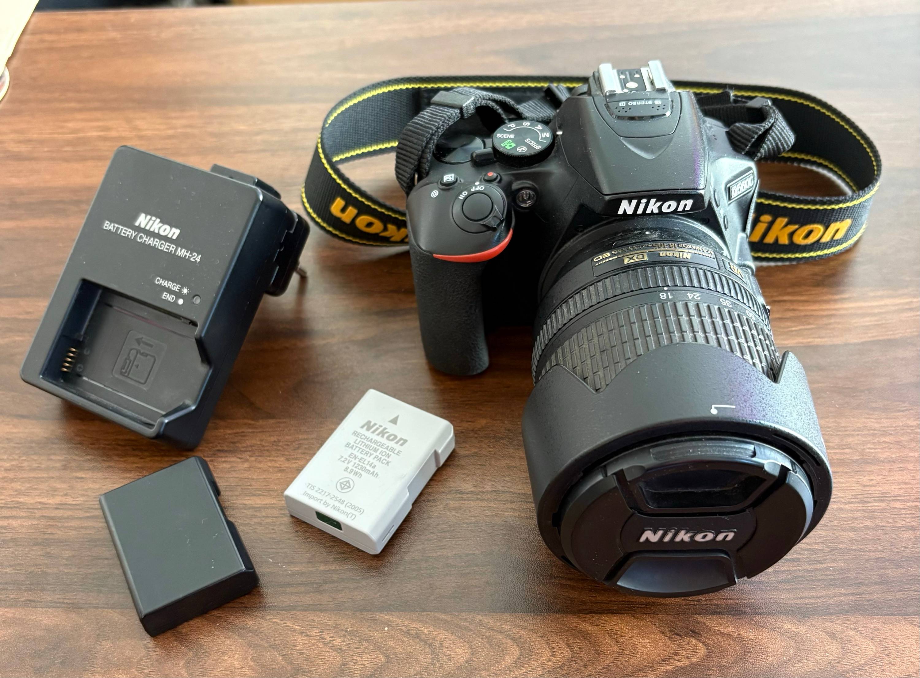 Vends Nikon D5600 + NIKKOR 18-105mm