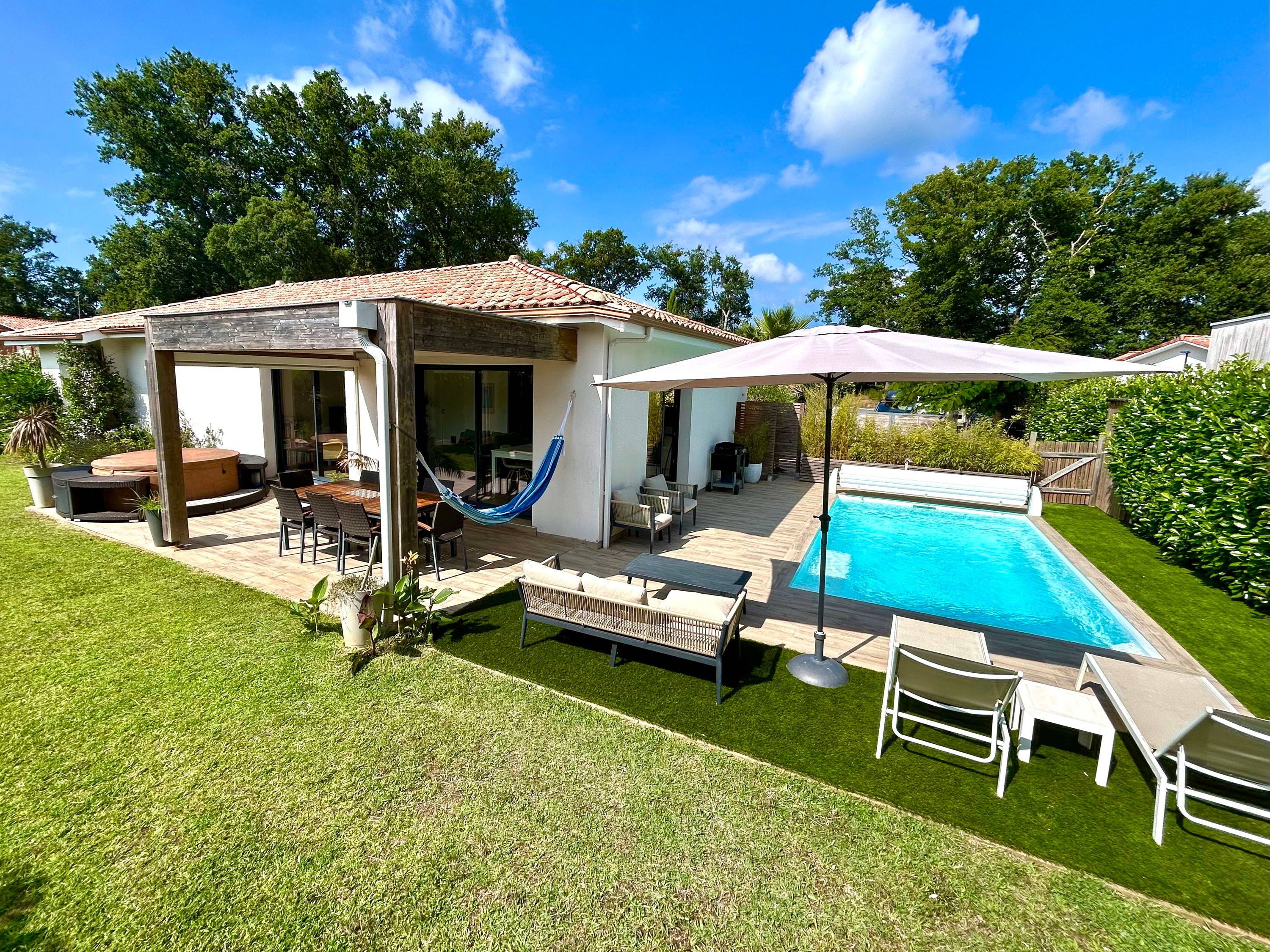 Villa SANNA avec piscine chauffée et jacuzzi - 6 couchages - Capbreton (40)