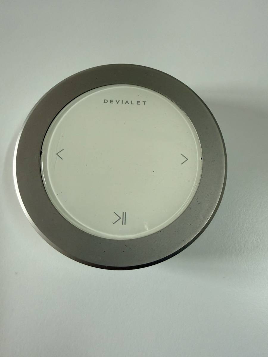 Vends télécommande Remote, Devialet V2 et son câble de recharge