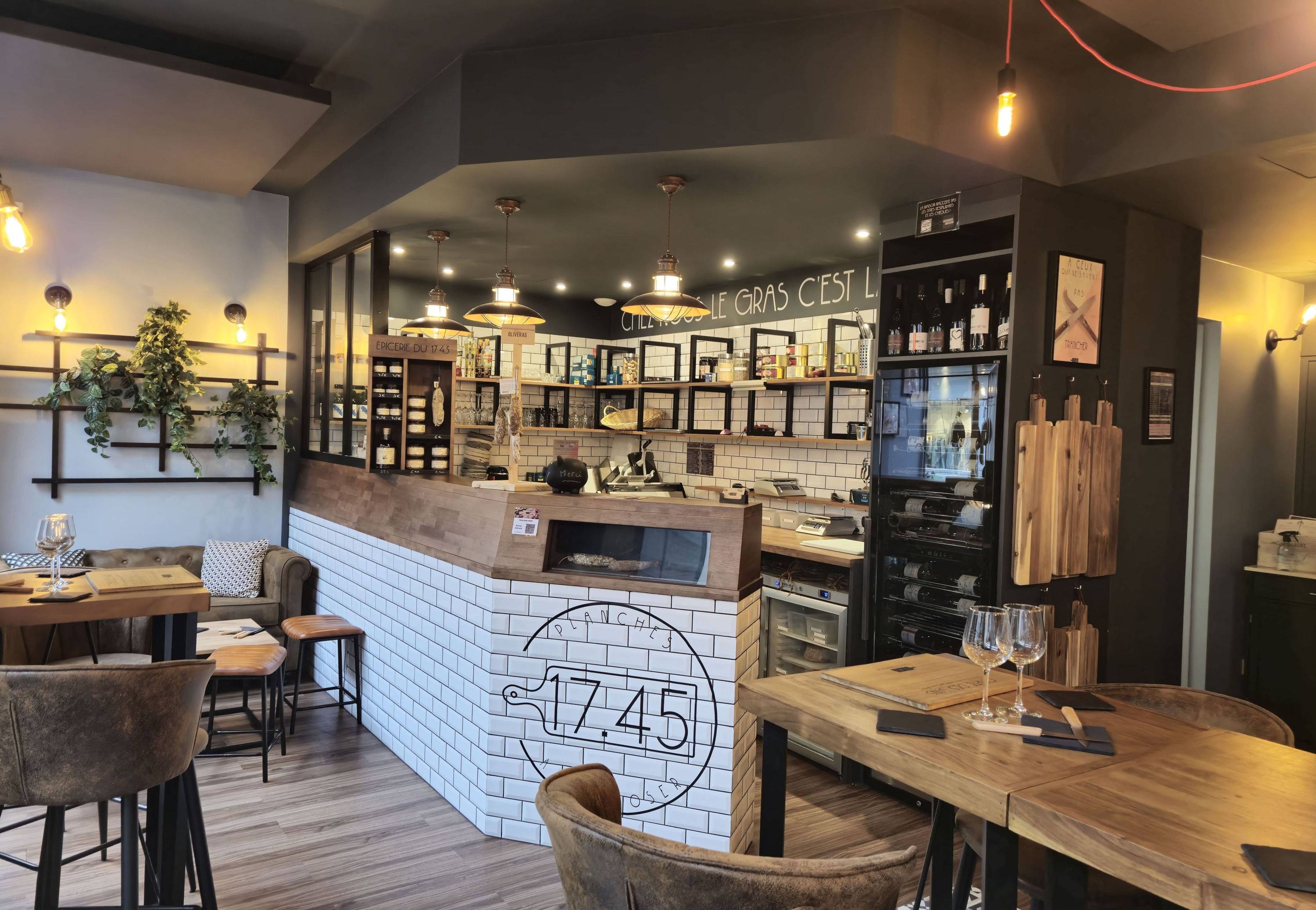 Recrute Manager Adjoint H/F - Le 17-45 Mouffetard