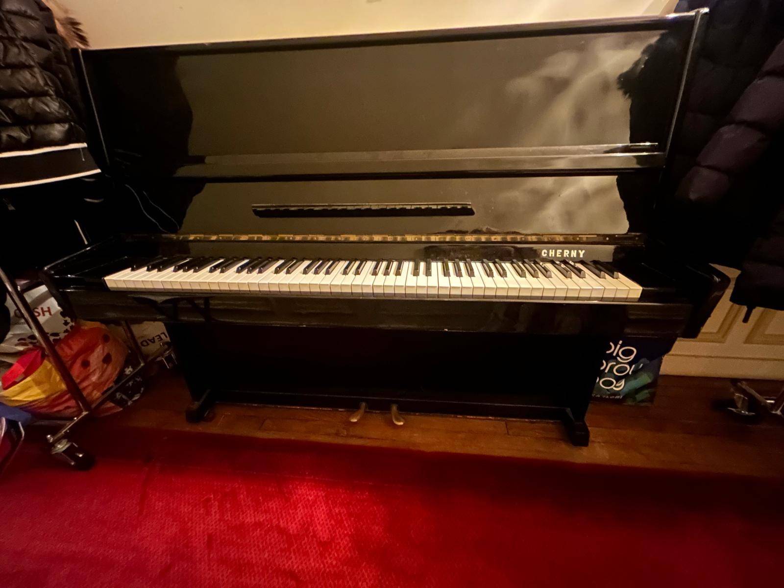 Vends piano noir laqué, idéal débutant / décoration, Paris 16ème