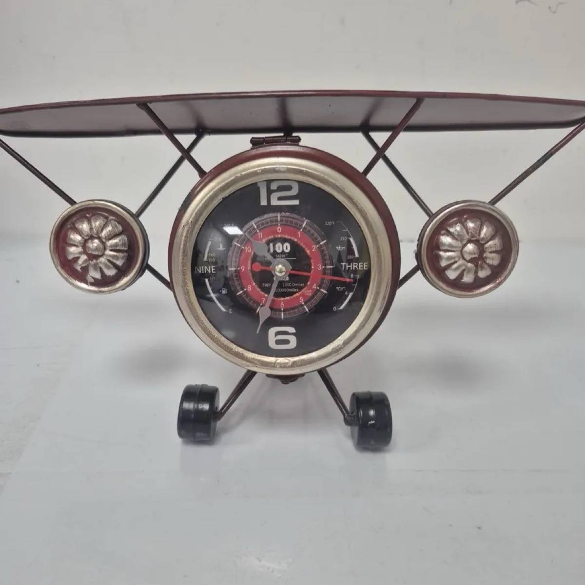 Horloge décorative en métal en forme d’avion, style rétro / industriel, avec cadran type compteur de vitesse