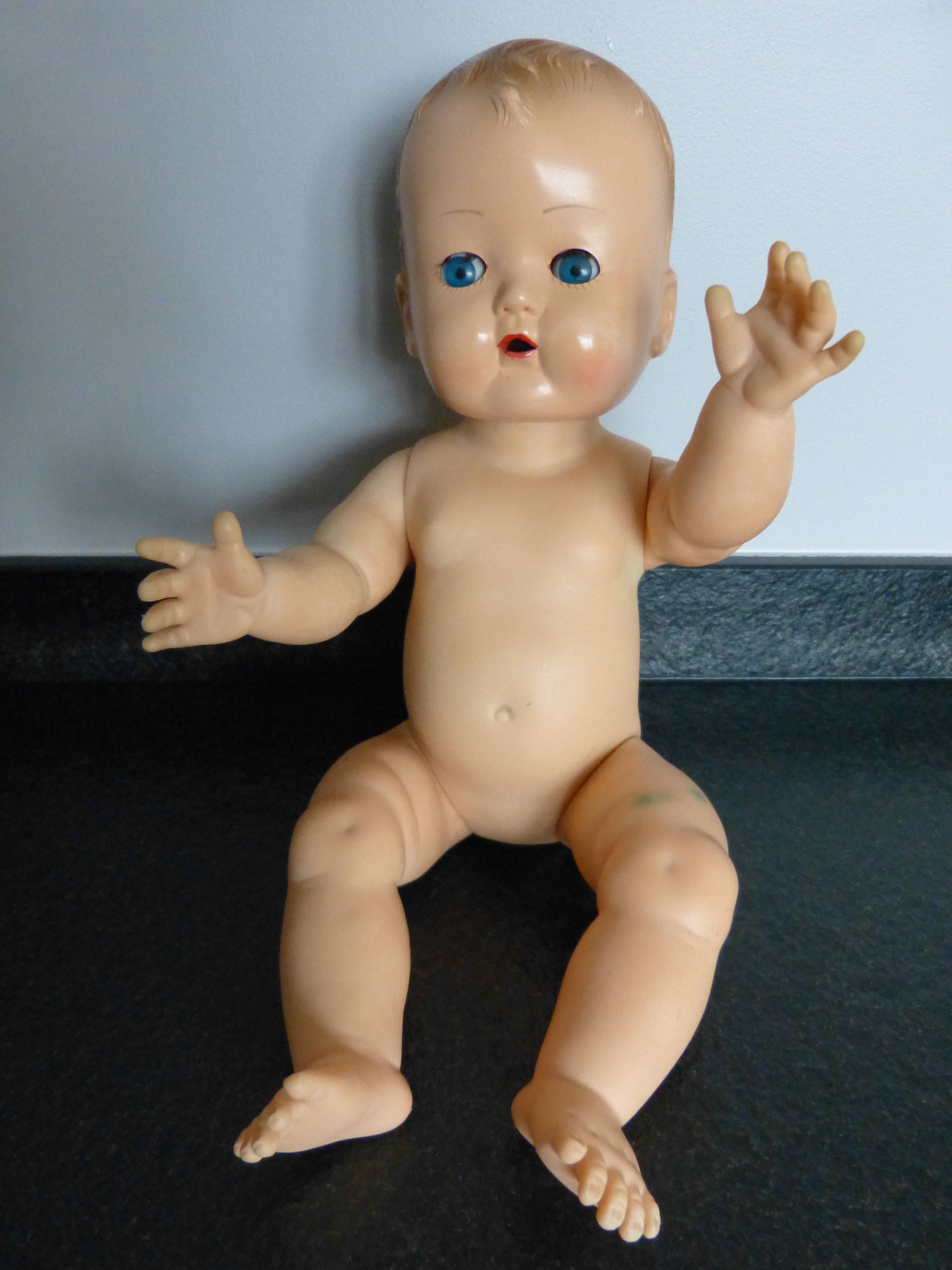 Vends poupée Raynal, modèle "Caroline, bébé idéal" de 1957