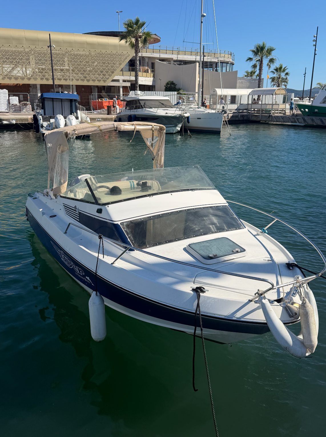 Flyer 5.50 – Honda 90 CV 4T 2012 – 400 h – Très bon état – Prêt à naviguer