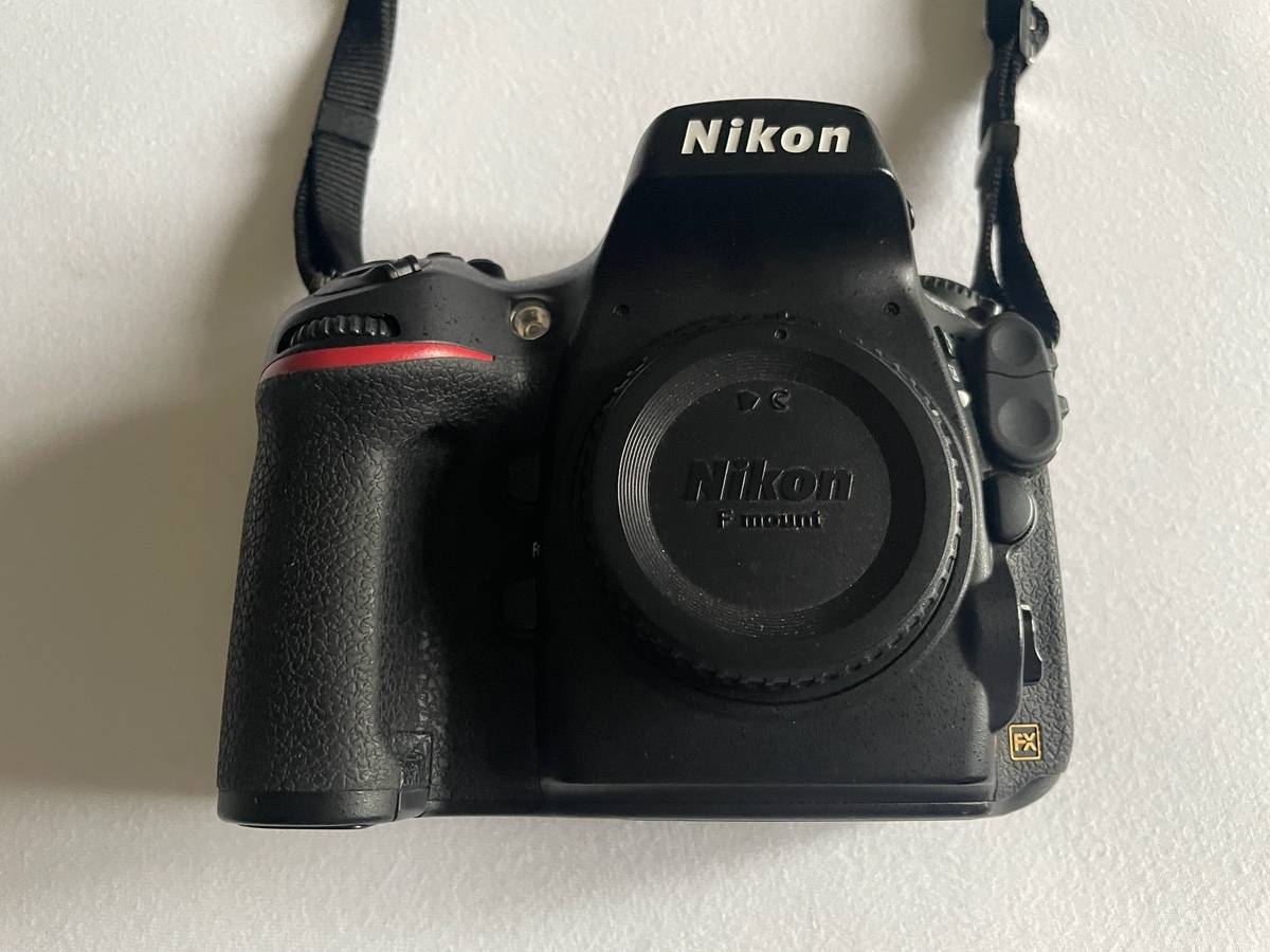 Vends appareil photo reflex Nikon D800 avec un objectif micro Nikkor AF-S 60mm f/2.8G ED. - Type de pro