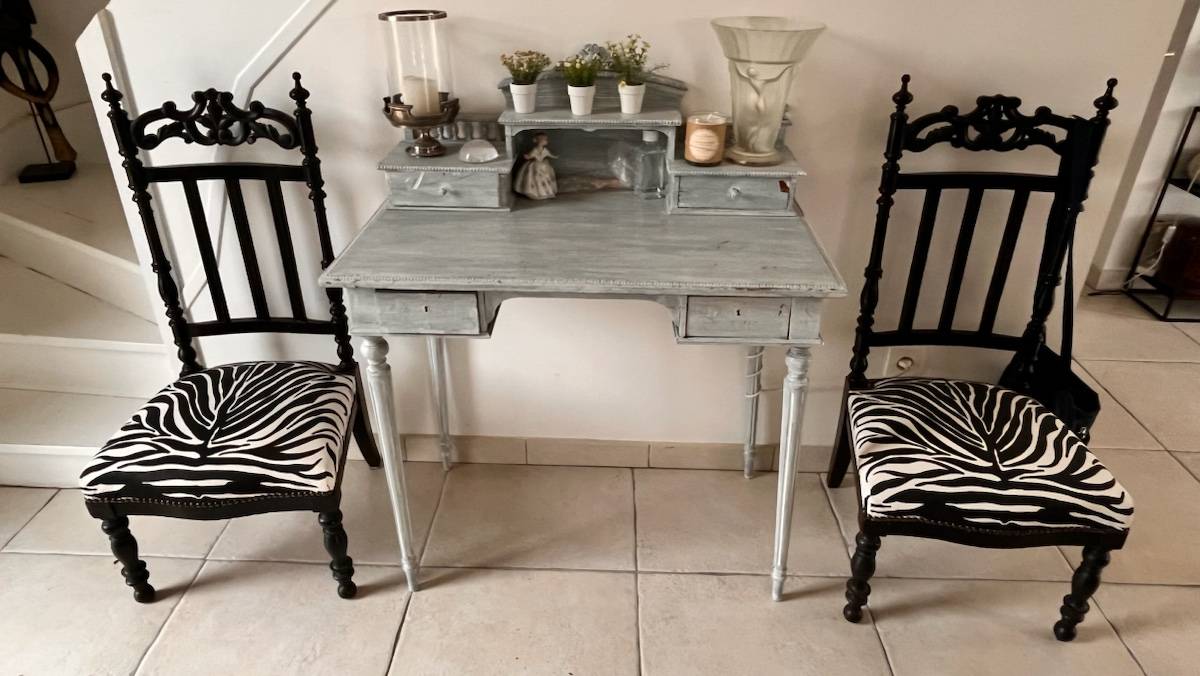 Secrétaire bureau Henri II à gradins patiné Gris Gustavien