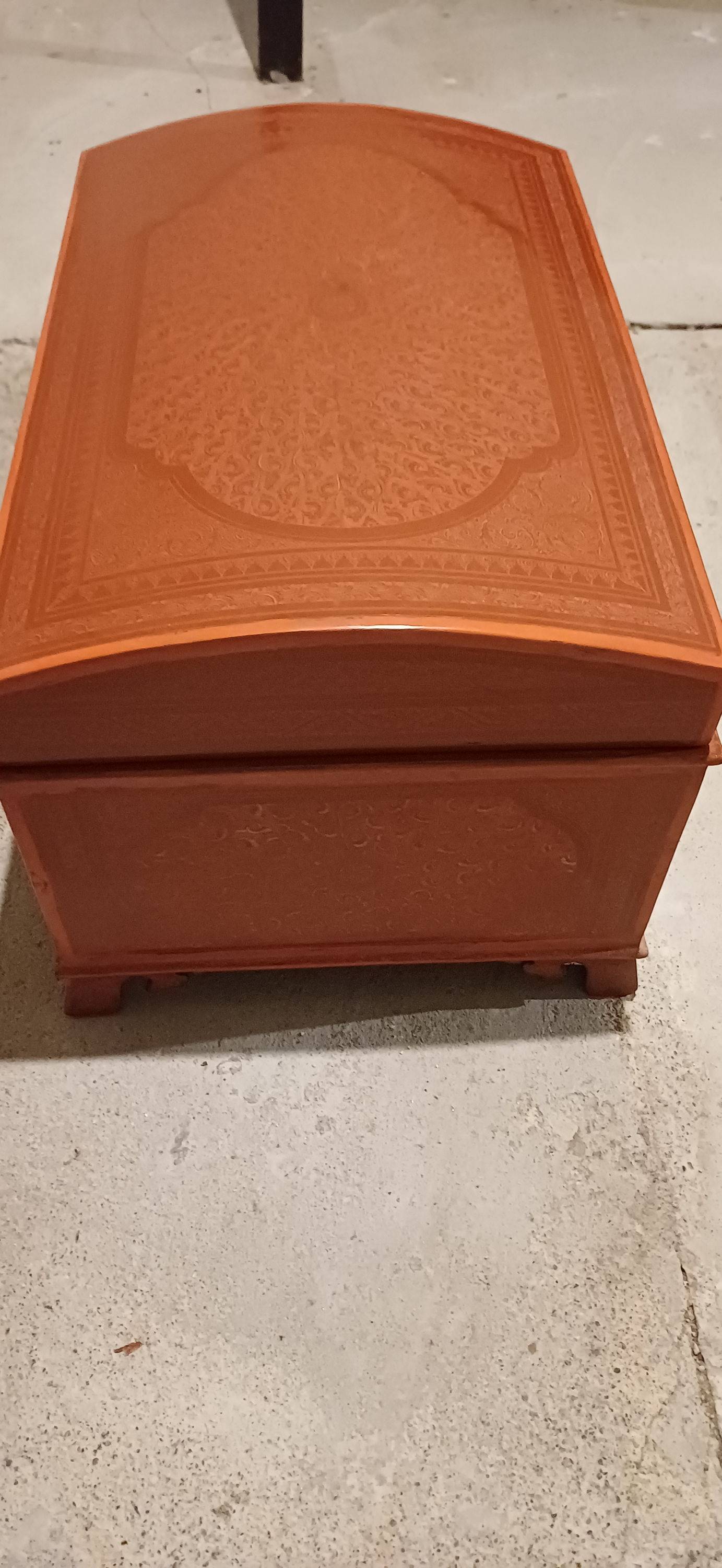 Vends une boîte Birmanie en bois laqué