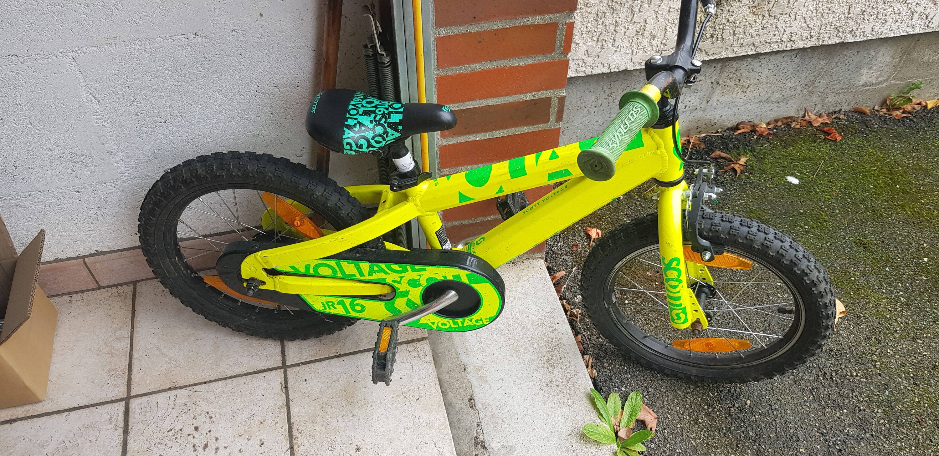 Vends vélo enfant Scott 16 pouces