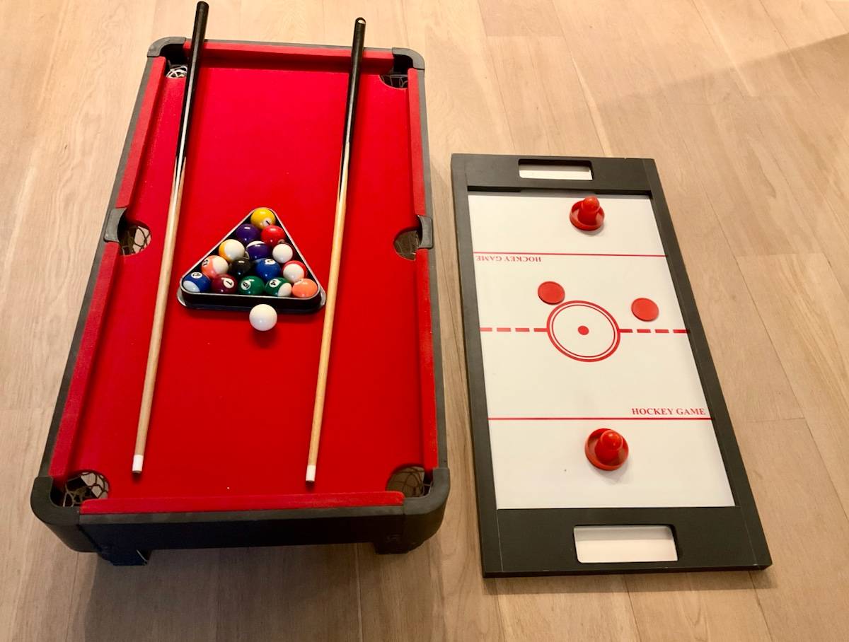 Mini billard de table et jeu de palet et ping-pong