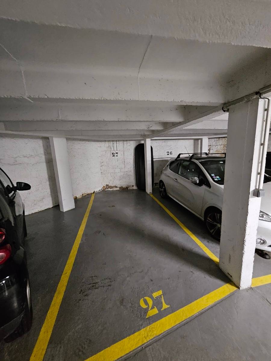 Loue parking - 10m² - Av de Villiers, place du Brésil