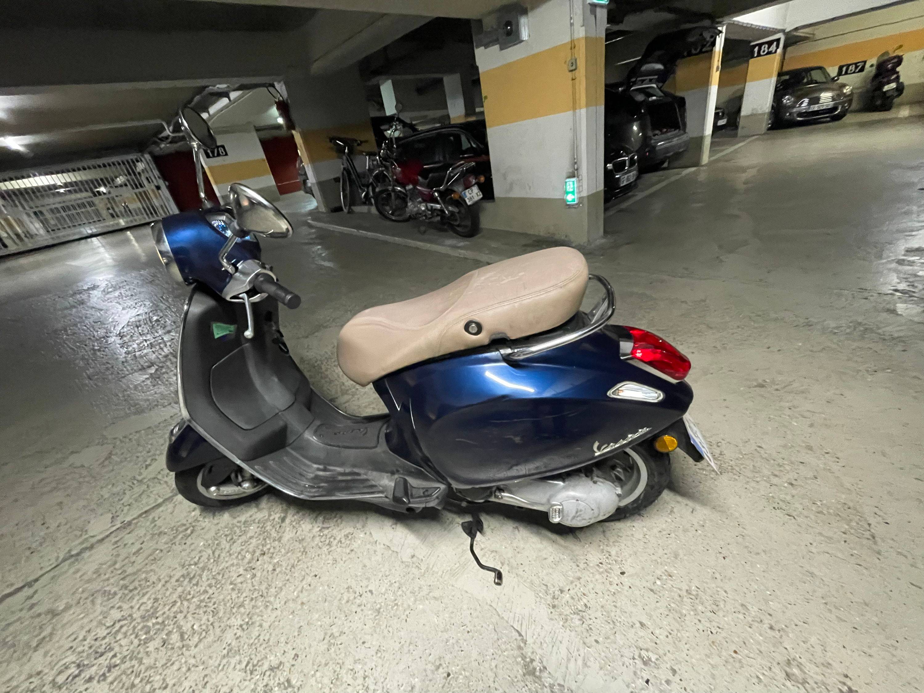 Vends scooter Vespa Primavera, 2015, 12850km