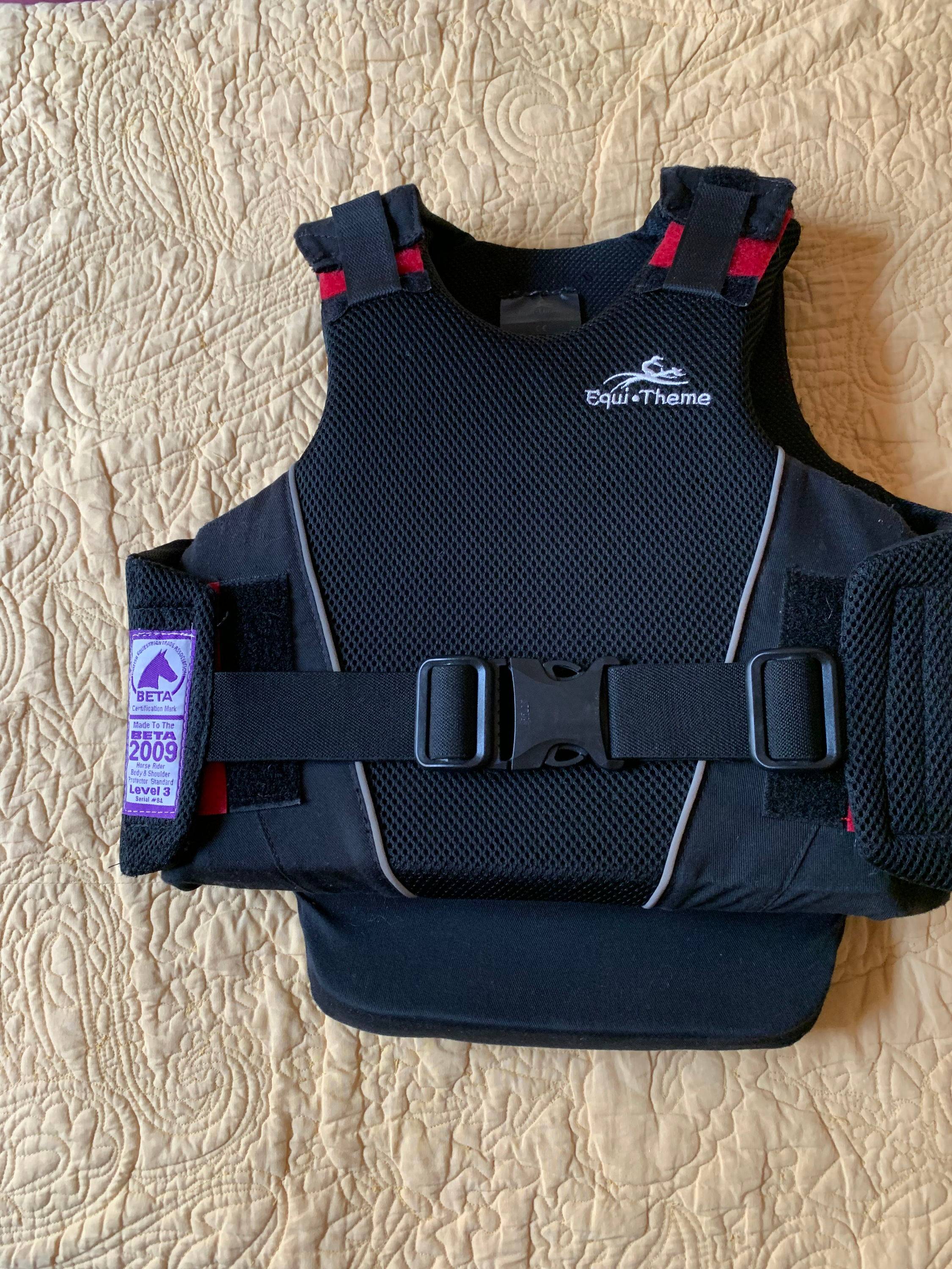 Vends gilet d’équitation enfant