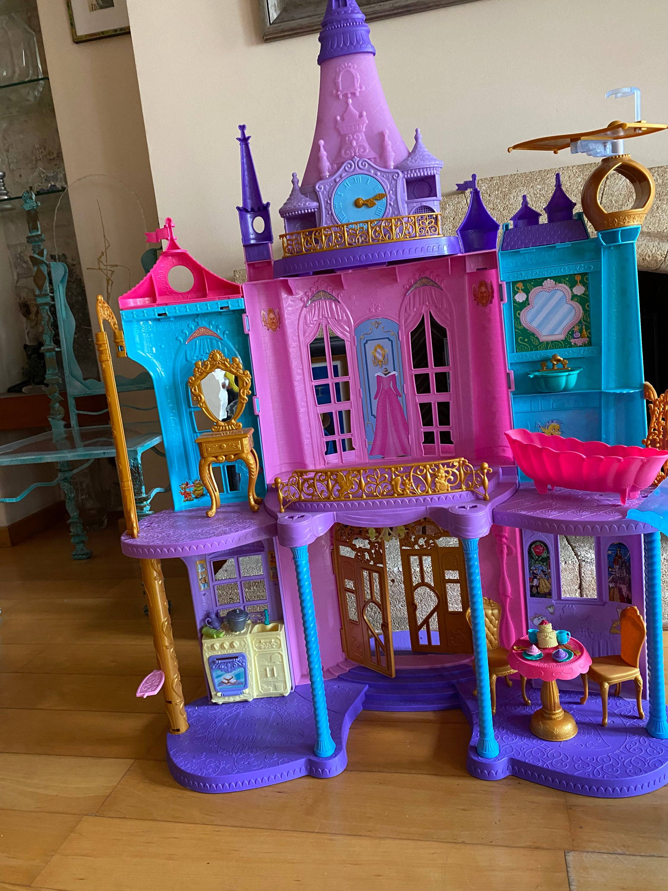 Superbe chateau Magique Adventures de Mattel Disney
