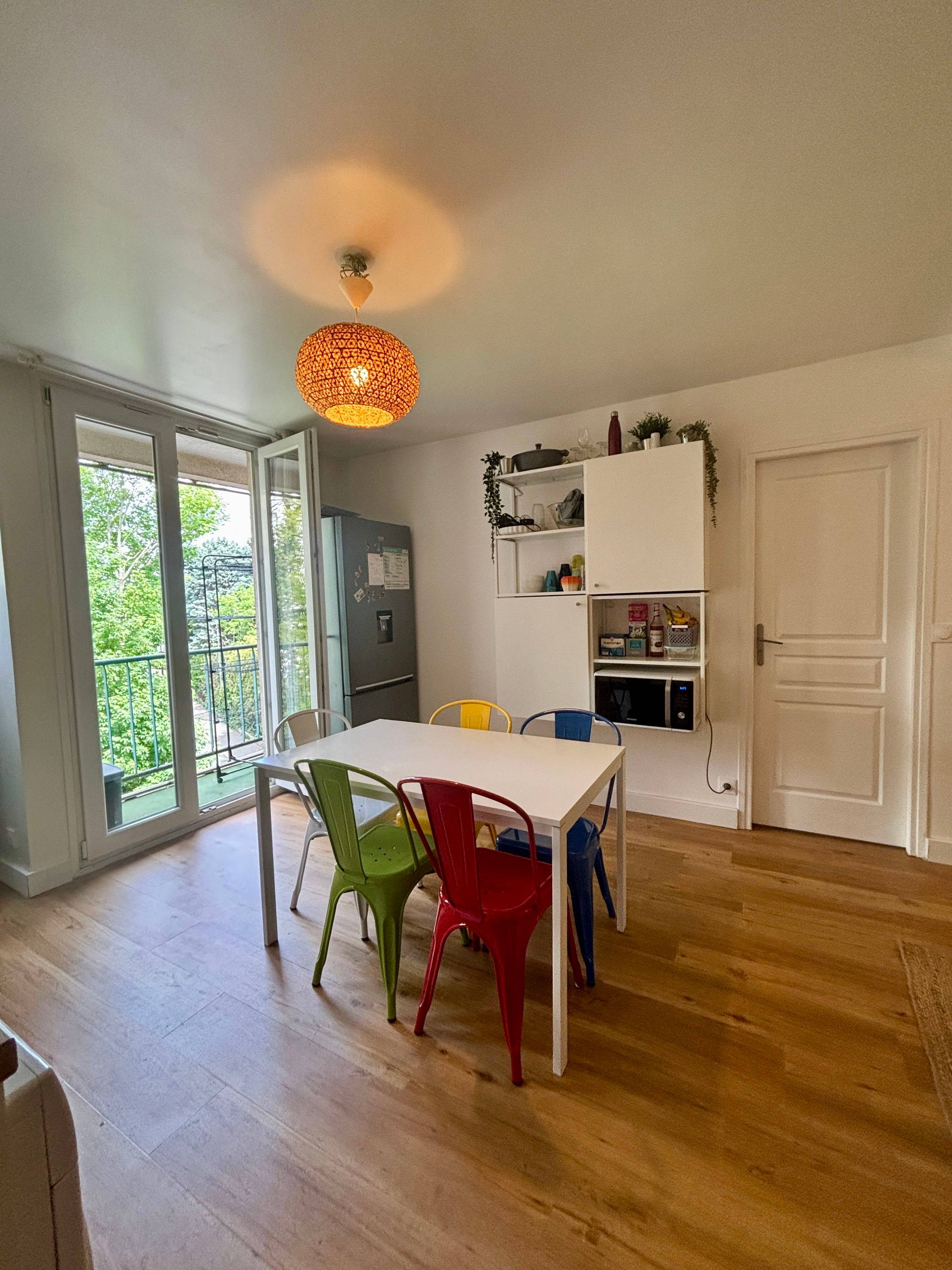 Loue appartement ambiance jeune et conviviale - 82m² - Montreuil
