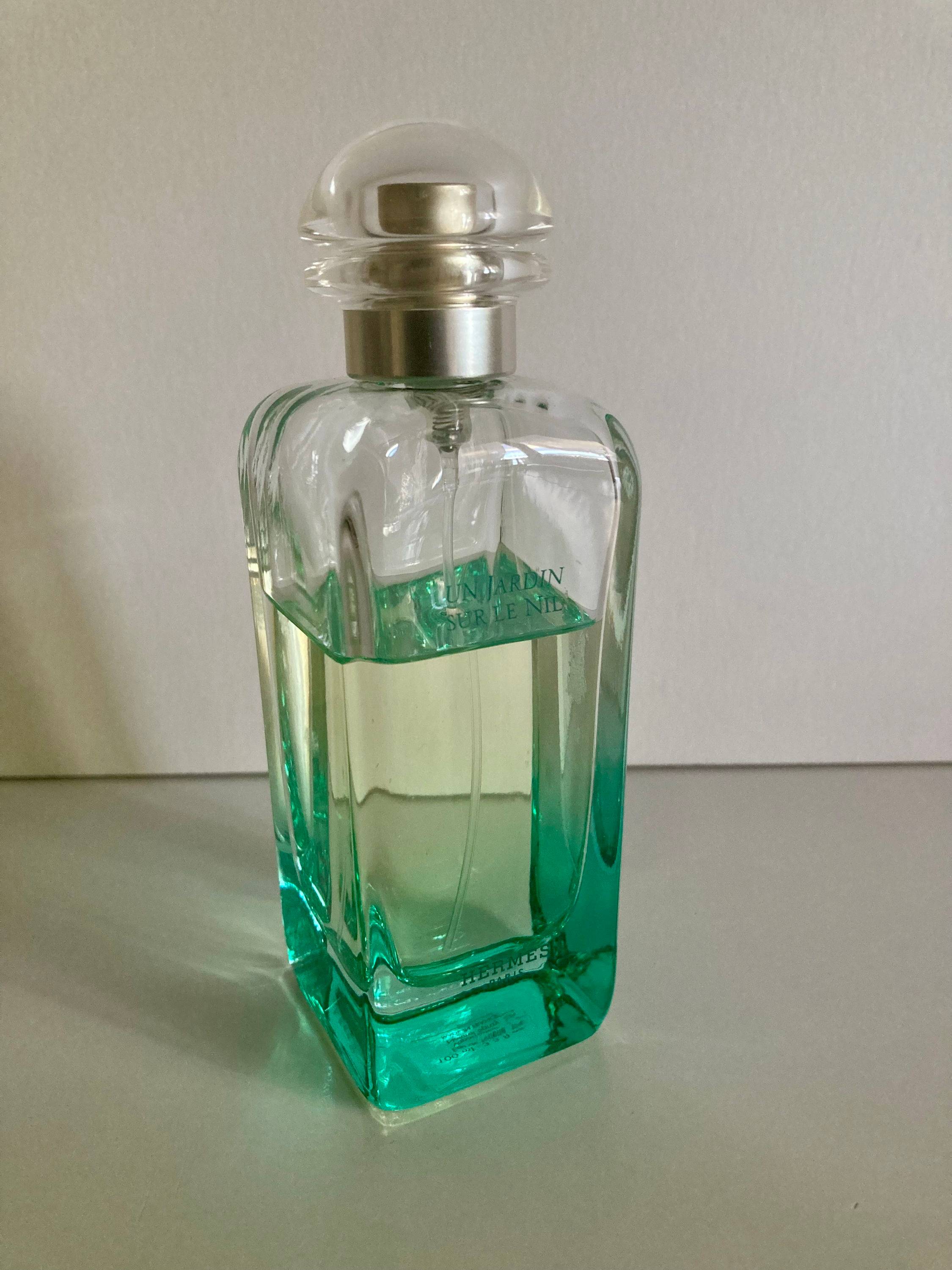 Vends flacon vaporisateur d’eau de toilette 100ml Un Jardin sur le Nil de Hermès