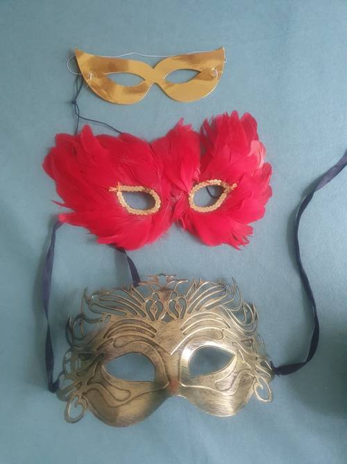 Vends masques déguisement