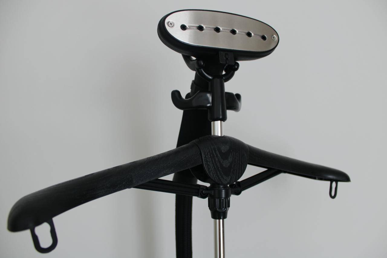 Vends défroisseur SteamONE H10 black