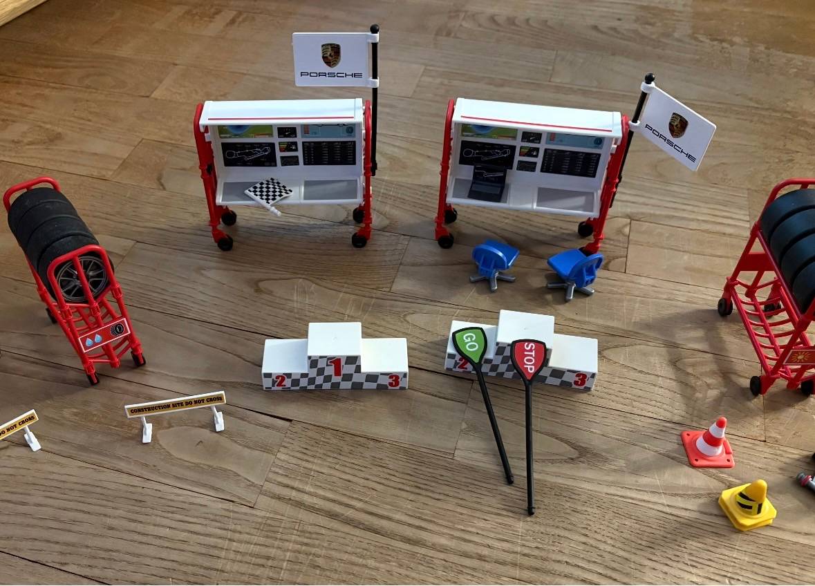 Stand de F1 Playmobil et Podium de course Neufs