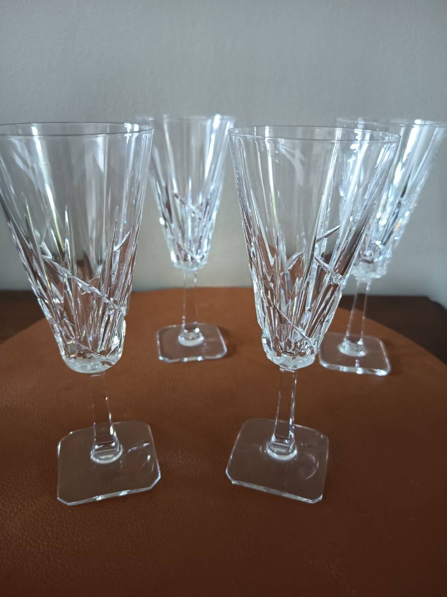 Vends 4 flûtes à champagne de la cristallerie d’art Ferstler