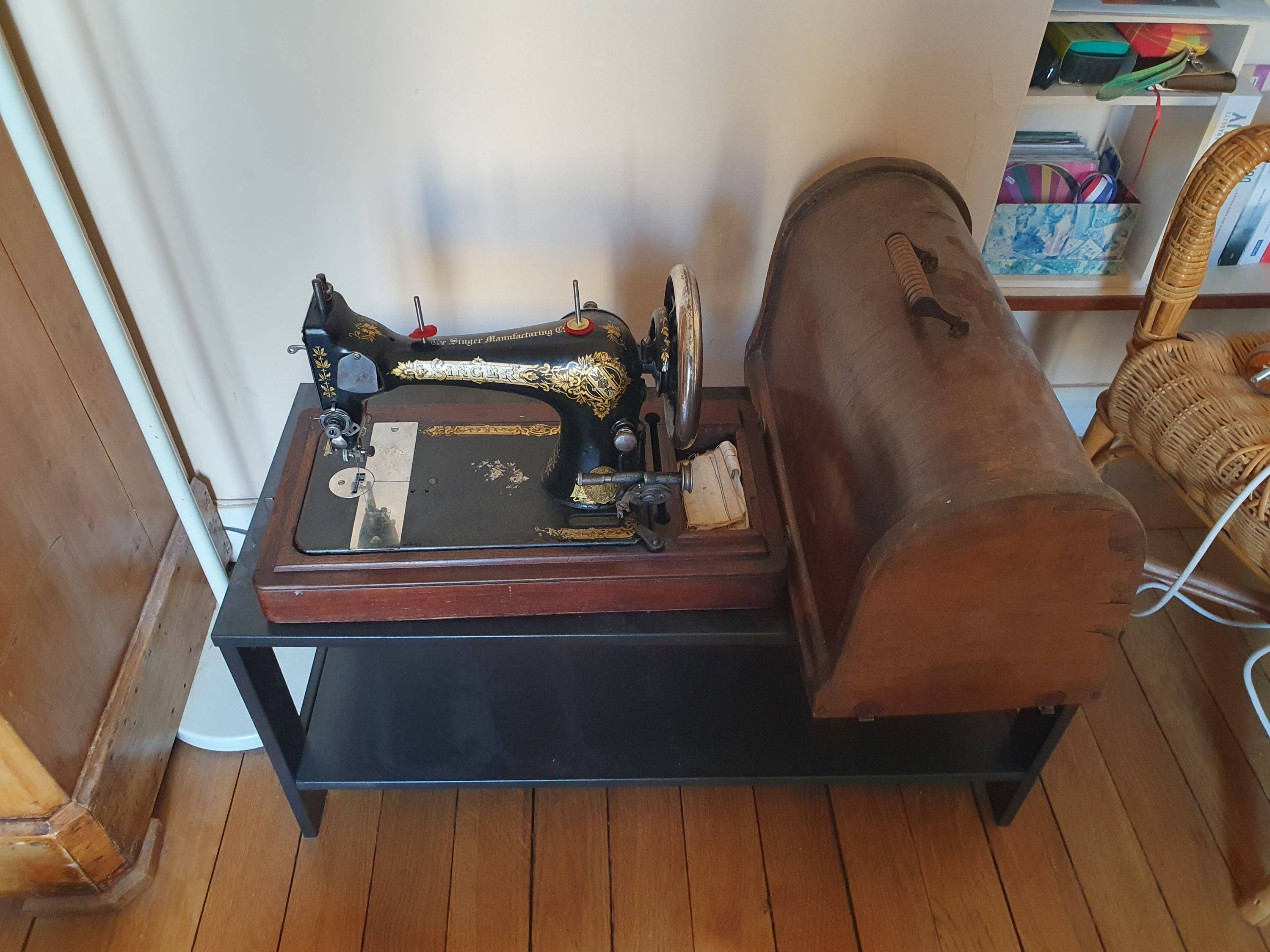 Vends machine à coudre Singer début XXème siècle.