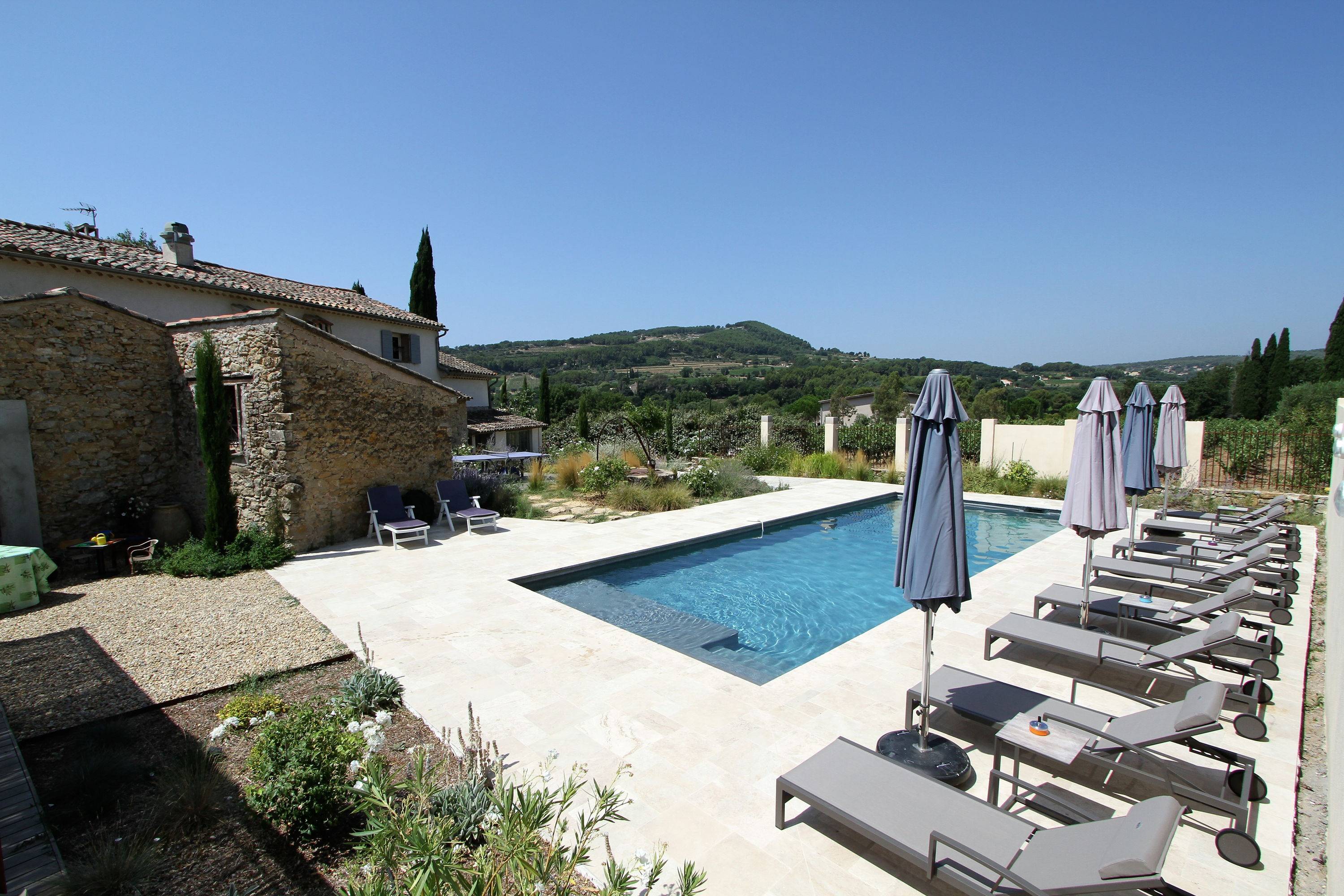 Loue villa XVIIIème avec piscine - 14 couchages