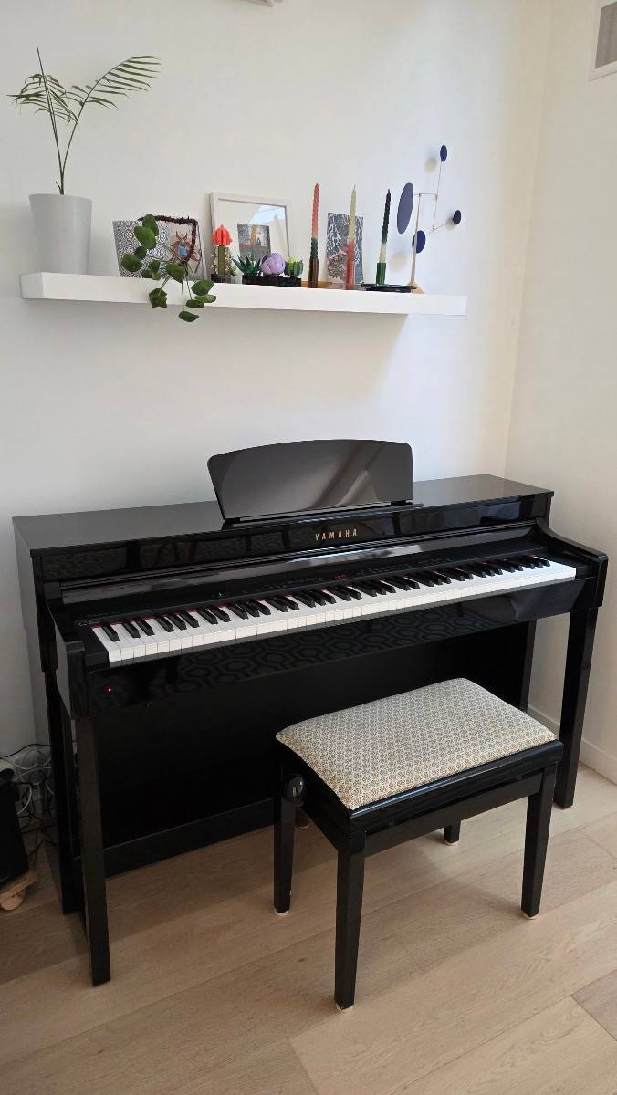 Yamaha Clavinova CLP430 noir laqué excellent etat