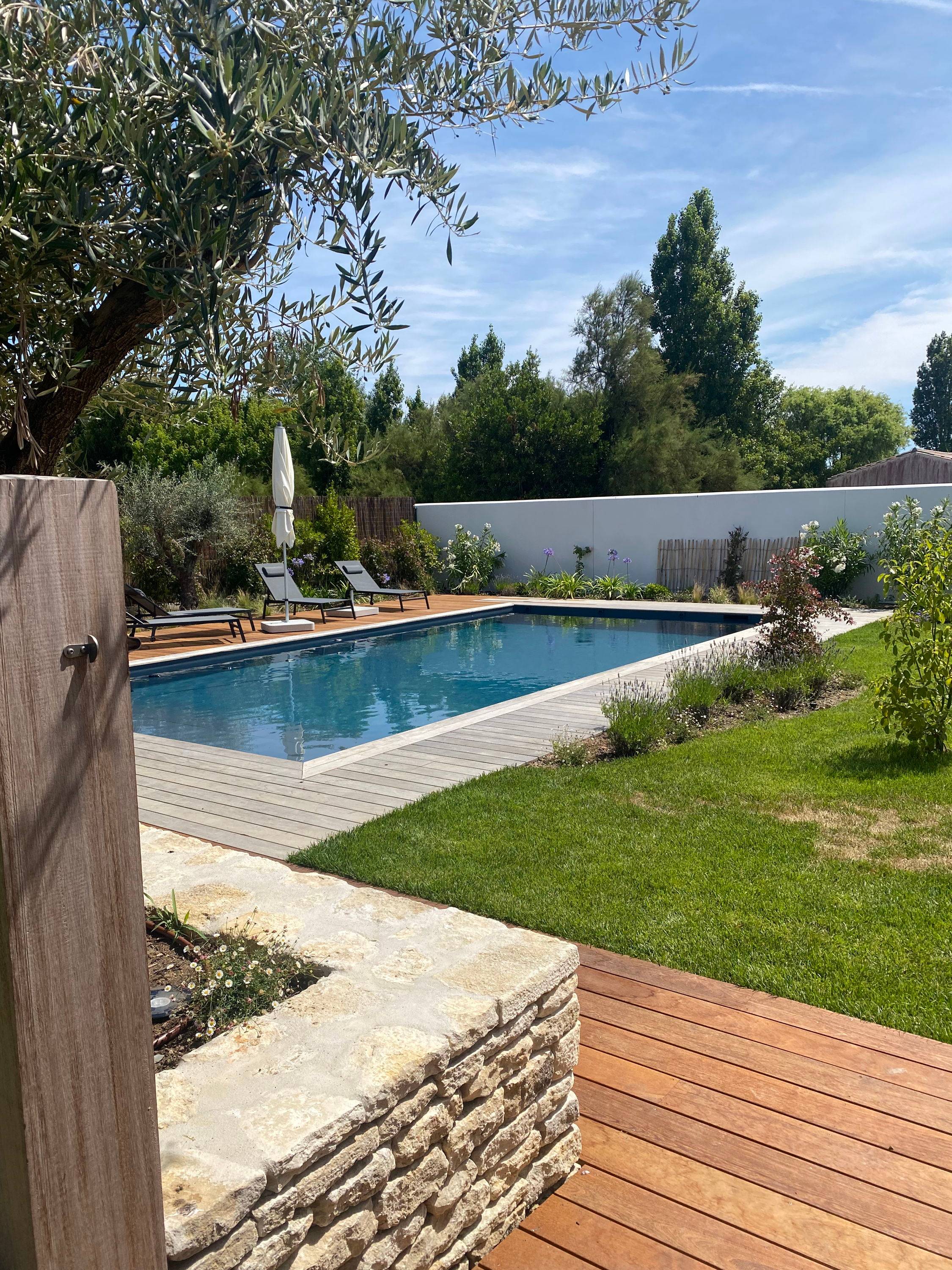 Loue maison familiale de charme avec jardin et piscine - 10 couchages - Les Portes-en-Ré (17)