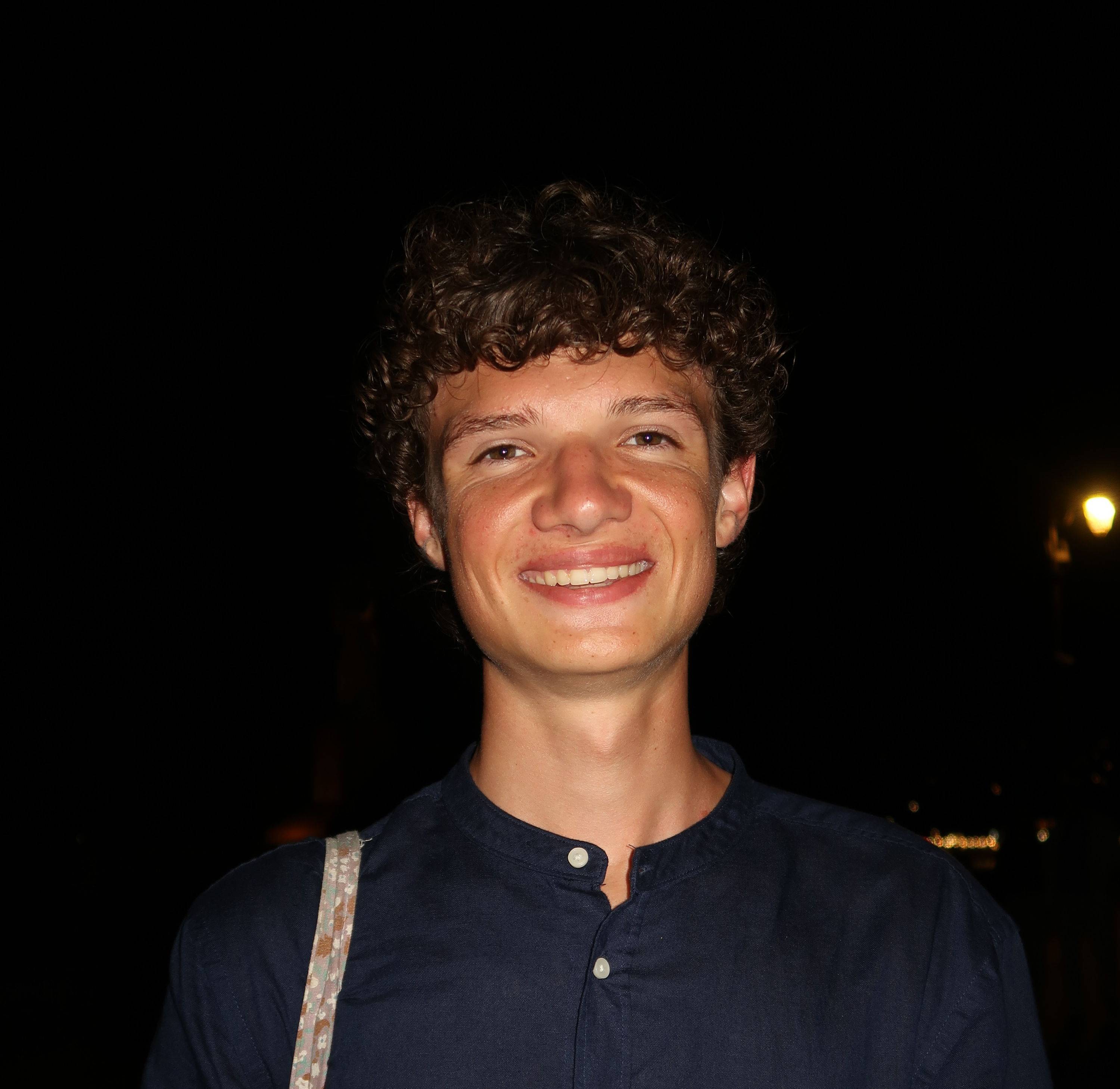 Etudiant à l'INSA propose des cours particuliers en mathématiques et physique au niveau collège/lycée