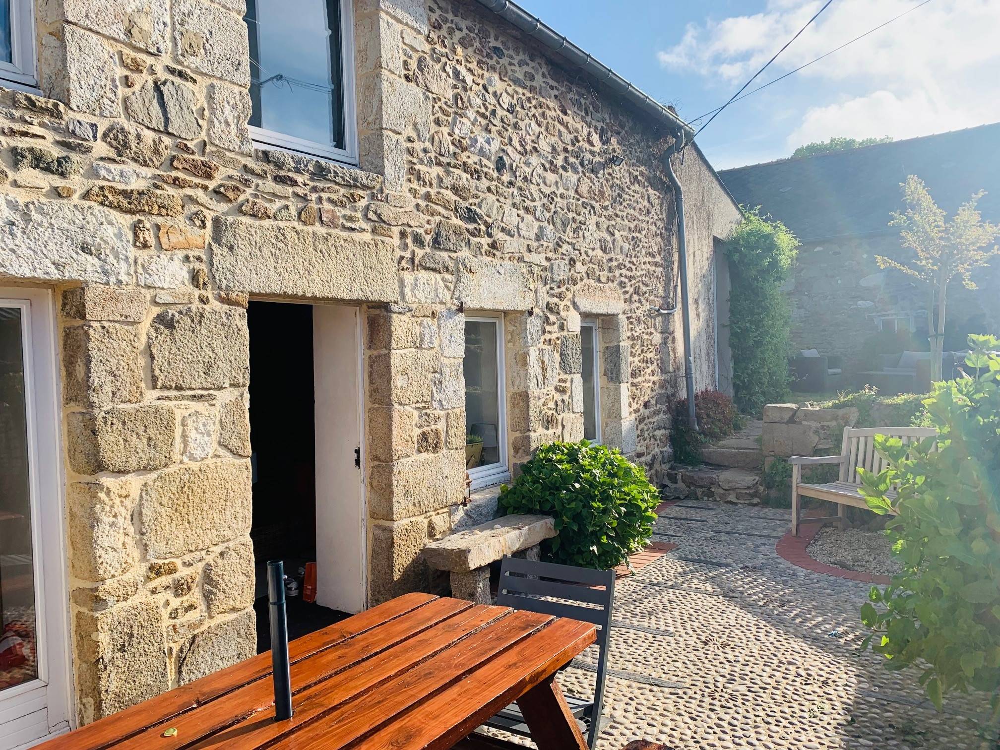 A louer Maison de charme en pierre à Saint-Briac-sur-Mer – Entre mer et campagne