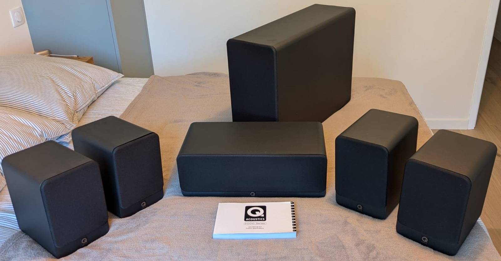 Vends système home cinéma 5.1 canaux Q Acoustics, finition graphite black