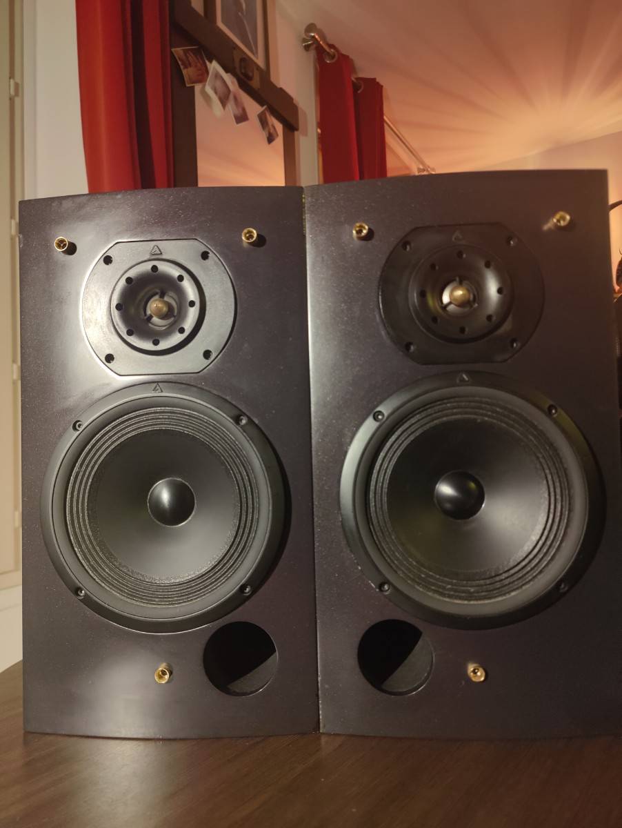 Paire d’enceintes audiophile Triangle Comète 202