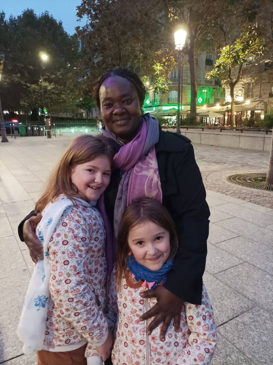 Recommande babysitting avec notre super ancienne nounou sur Paris 15ème disponible immédiatement