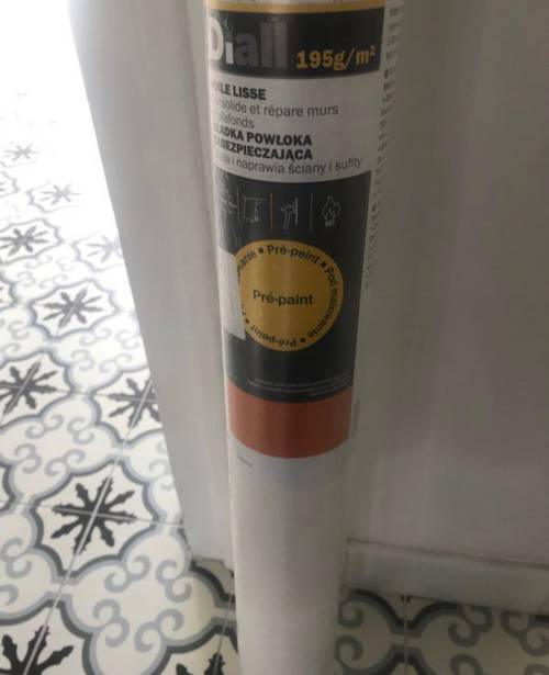 Voile lisse blanche mur et plafond