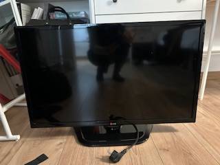 Selling LG TV