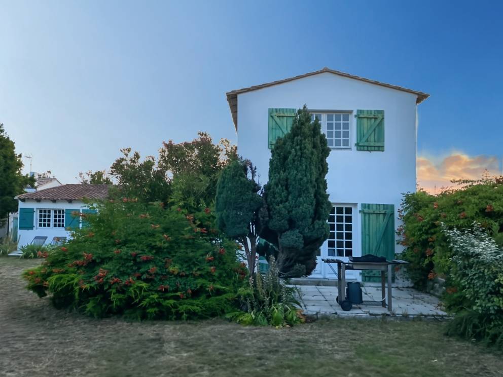 Loue à l’Ile de Ré maison à Loix avec grand jardin clos 8 couchages