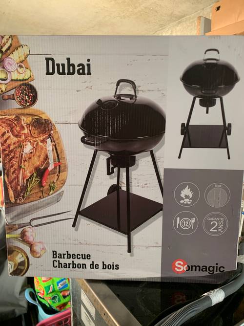 Vends barbecue neuf charbon de bois