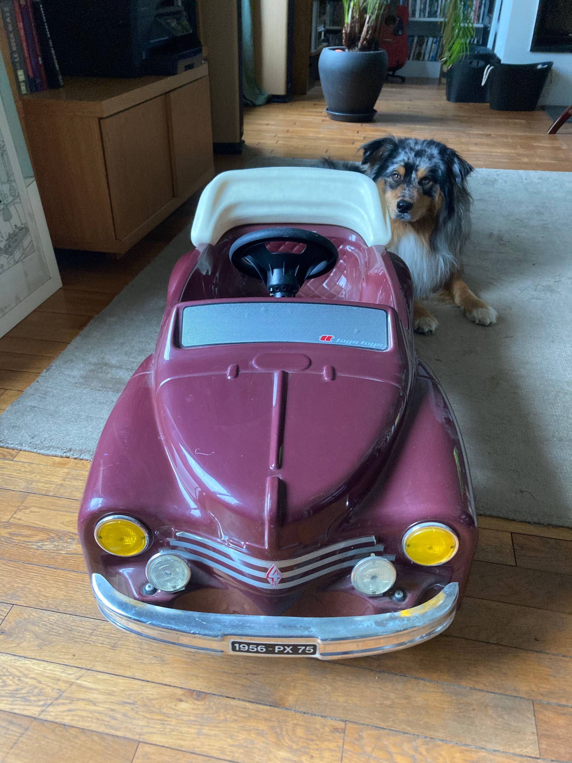 Vends voiture à pédale