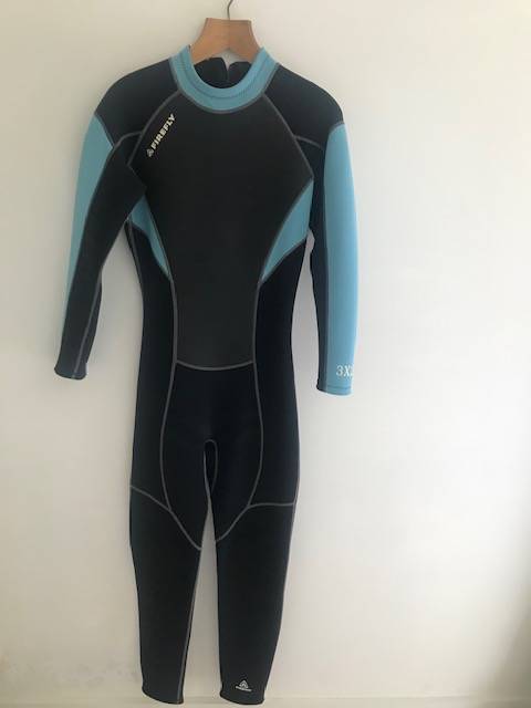 Vends combinaison longe côte femme 3 mm XL