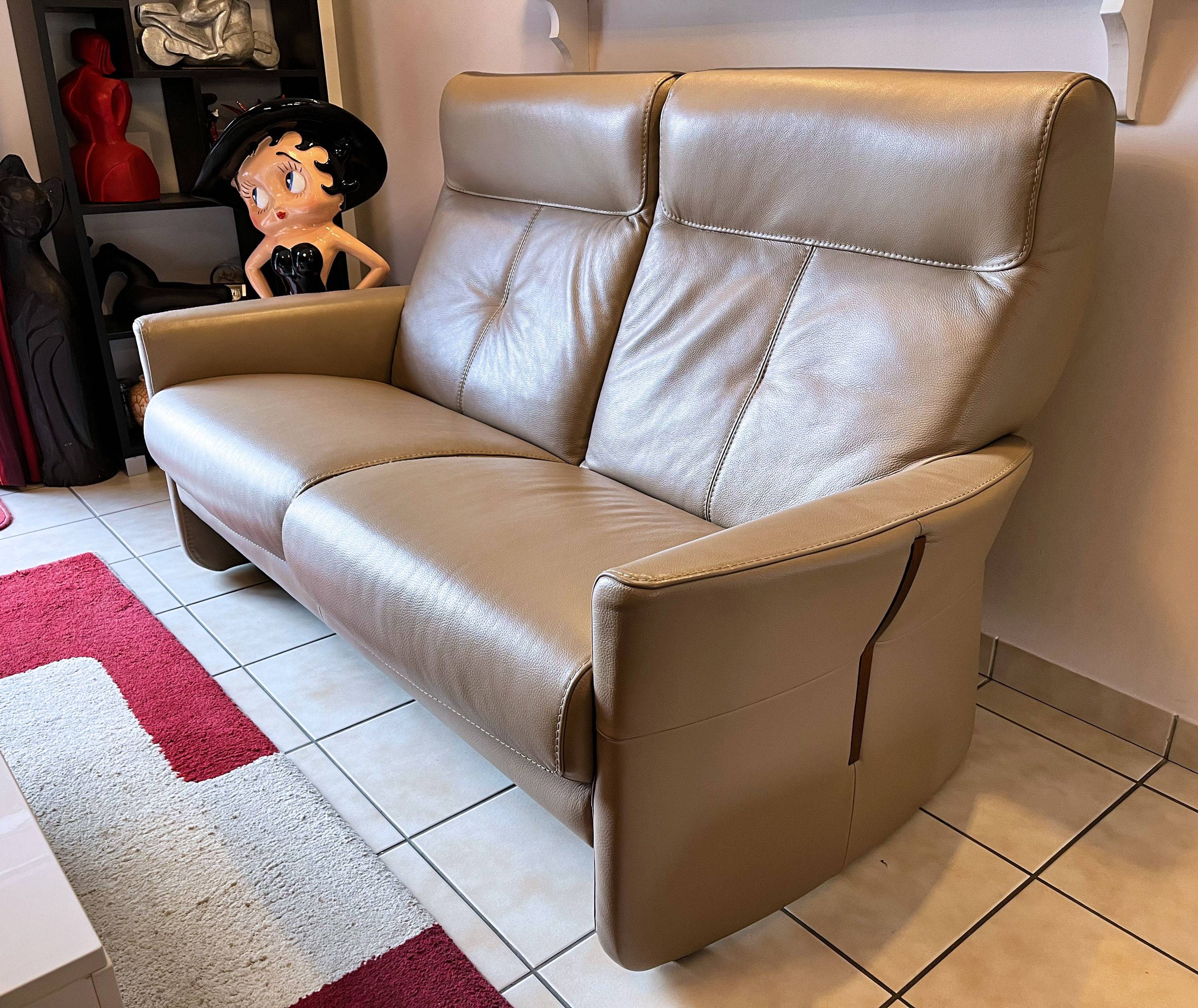 Vends canapés cuir Simmons 2 places