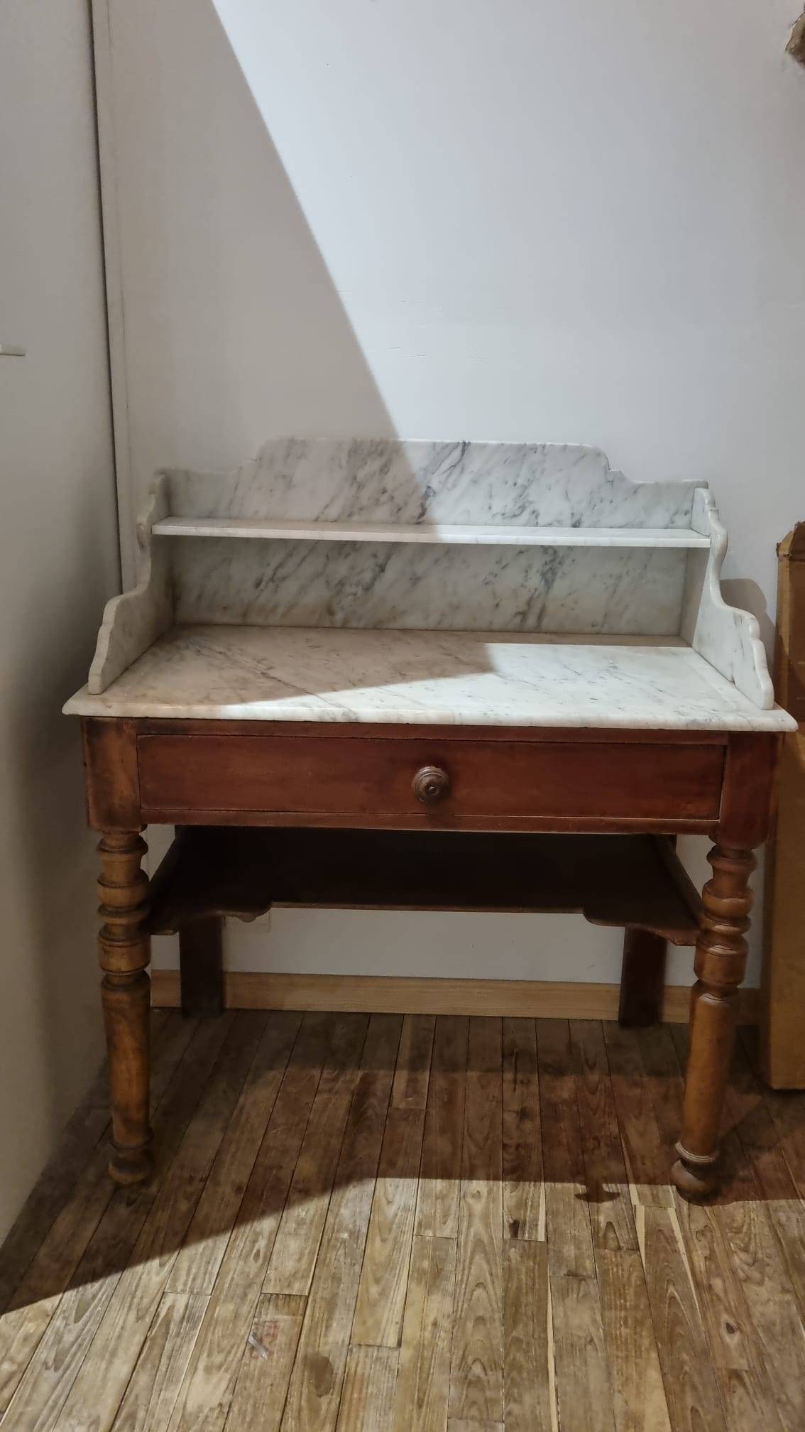 Vends table de toilette ancienne