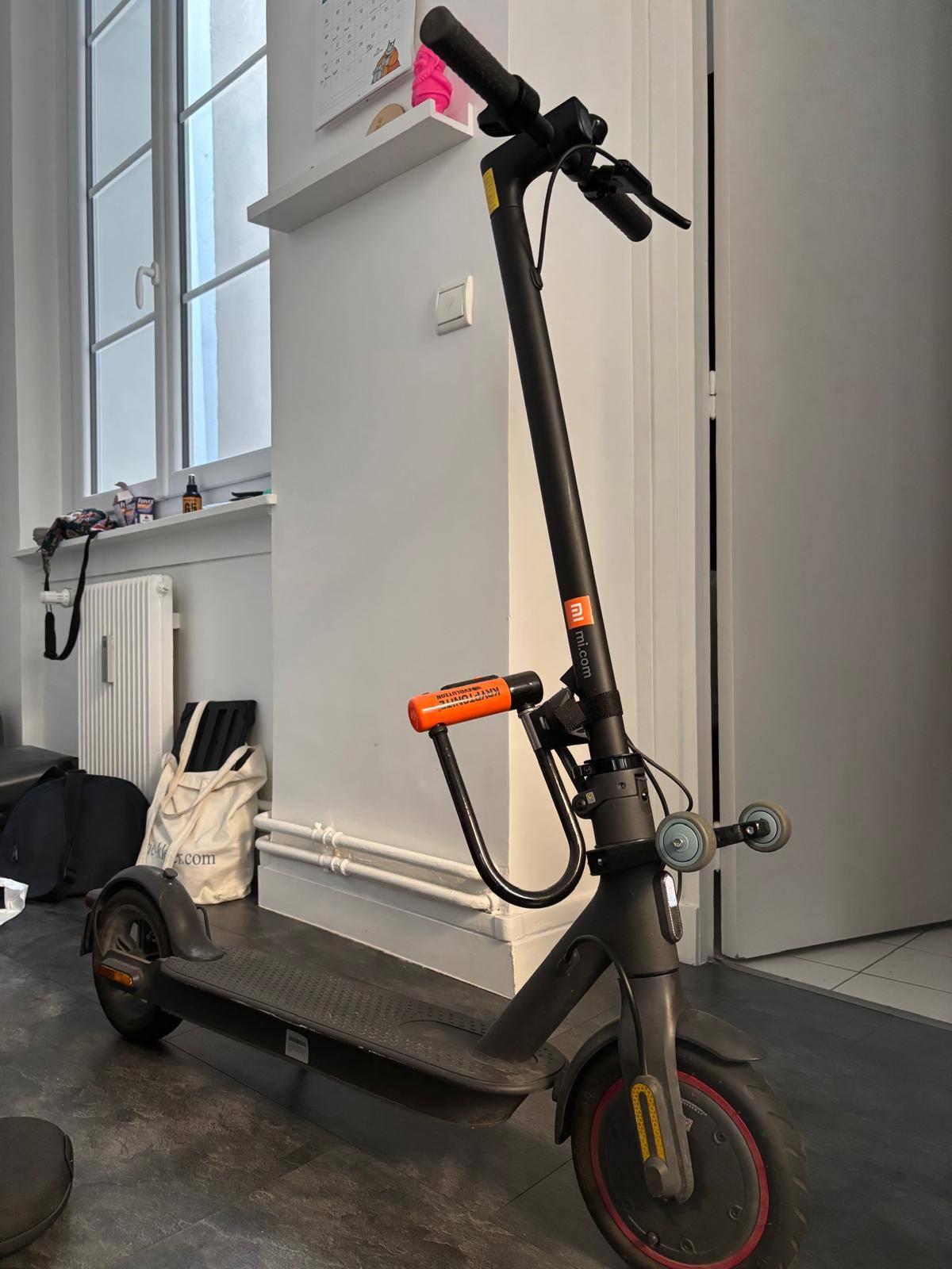 Vends trottinette Xiaomi Mi Scooter Pro 2