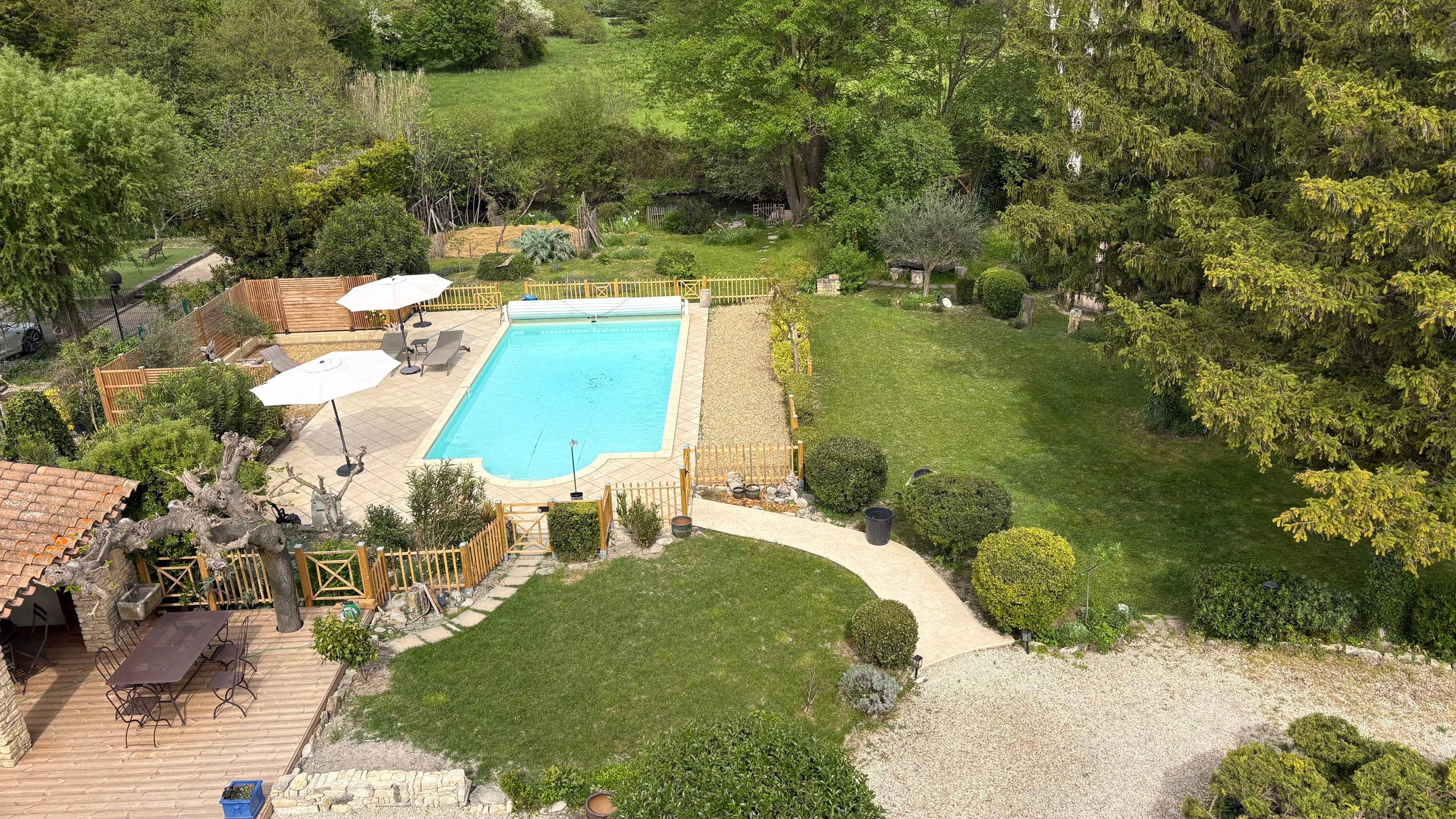 Loue gîte proche de L’Isle-sur-la-Sorgue - 4 couchages - Velleron (84)