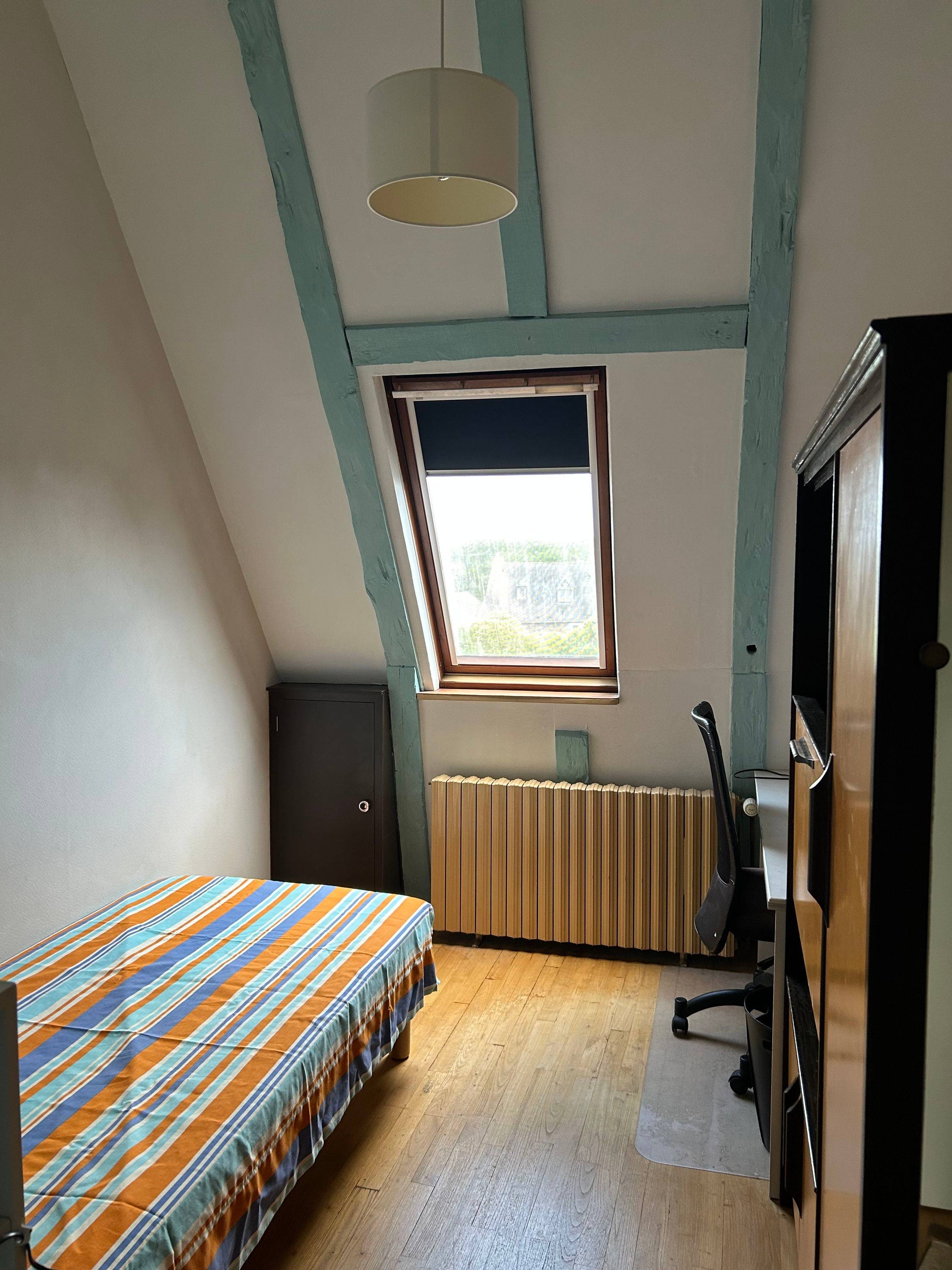 Loue chambre en colocation dans appartement - 10m² - Angers quartier hôpital