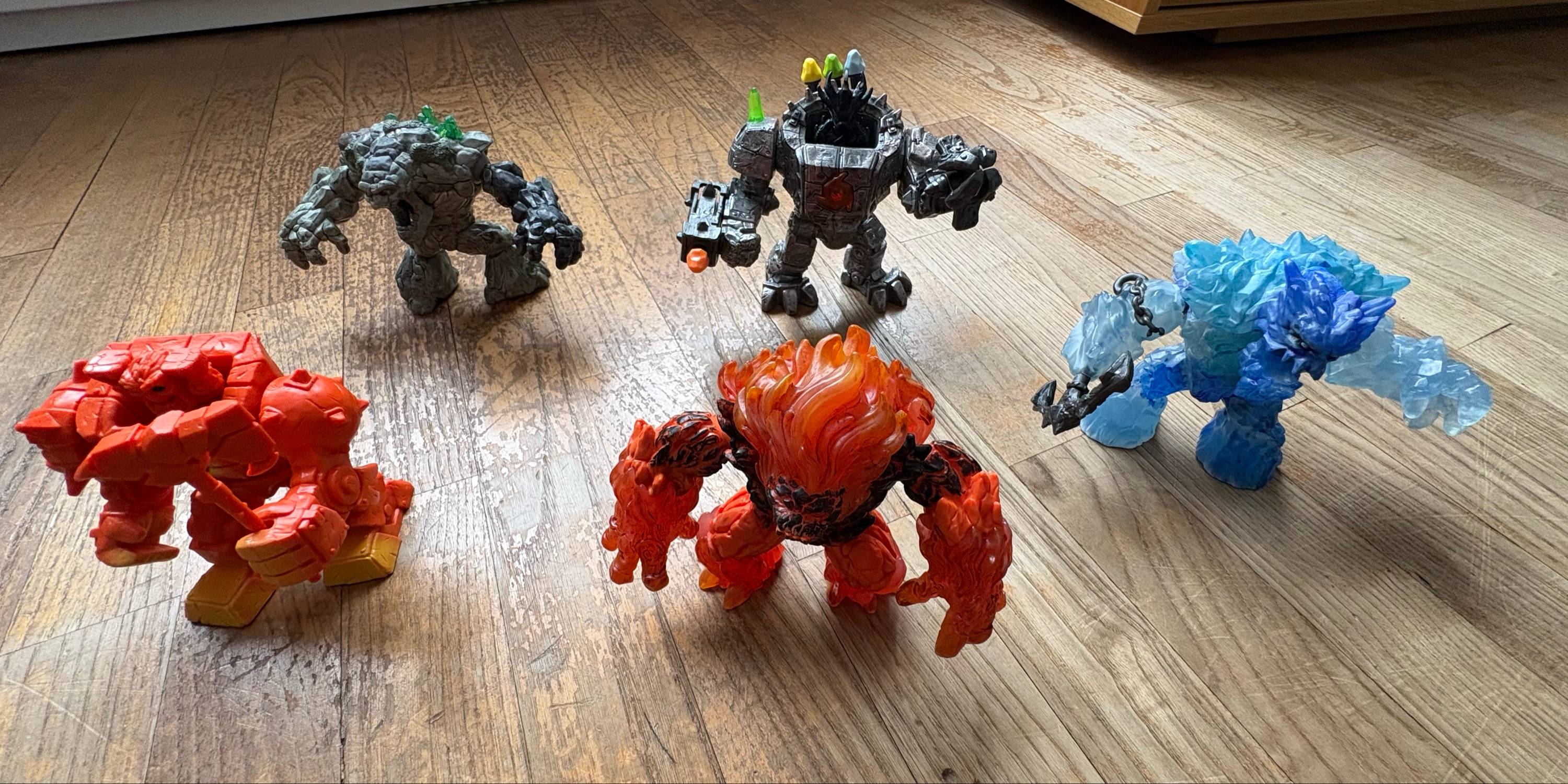 Vends 5 figurines monstres Schleich neuves